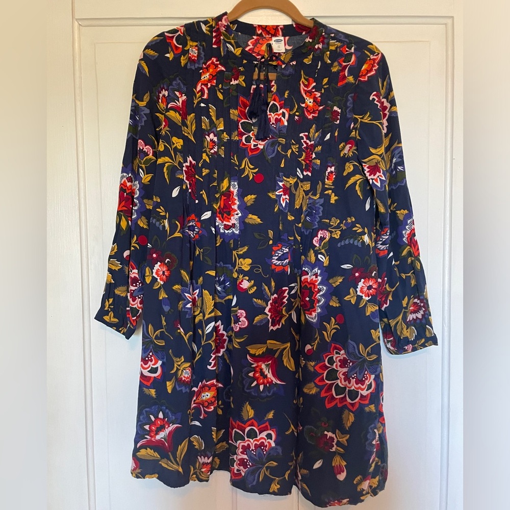 Old Navy XS dress. Great colors, super cute.